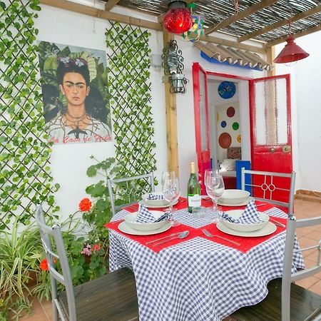 コニル・デ・ラ・フロンテラEl Mundo De Frida Parking Y Terrazaアパートメント エクステリア 写真
