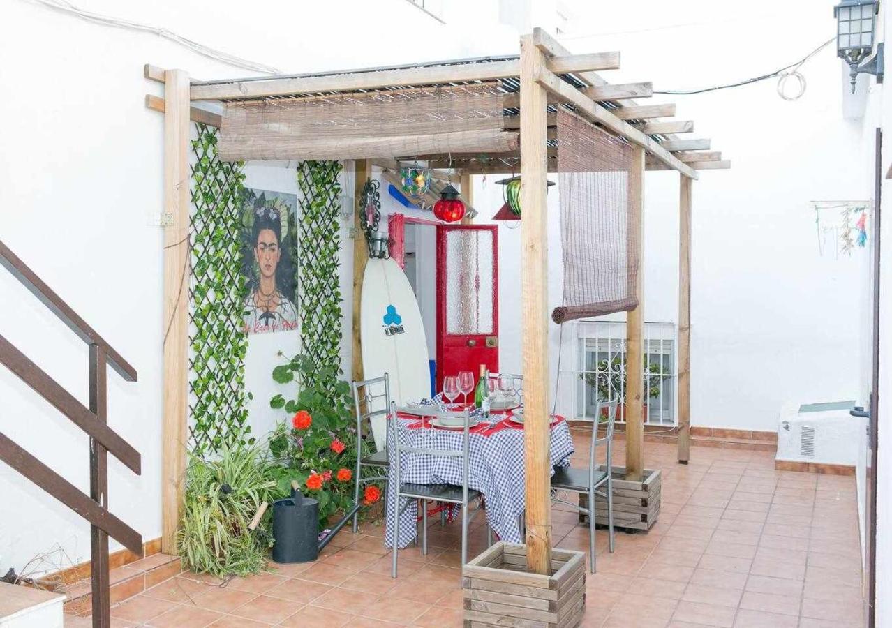 コニル・デ・ラ・フロンテラEl Mundo De Frida Parking Y Terrazaアパートメント エクステリア 写真