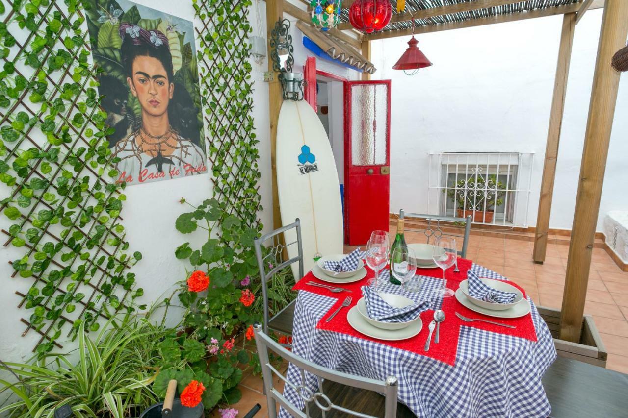 コニル・デ・ラ・フロンテラEl Mundo De Frida Parking Y Terrazaアパートメント エクステリア 写真